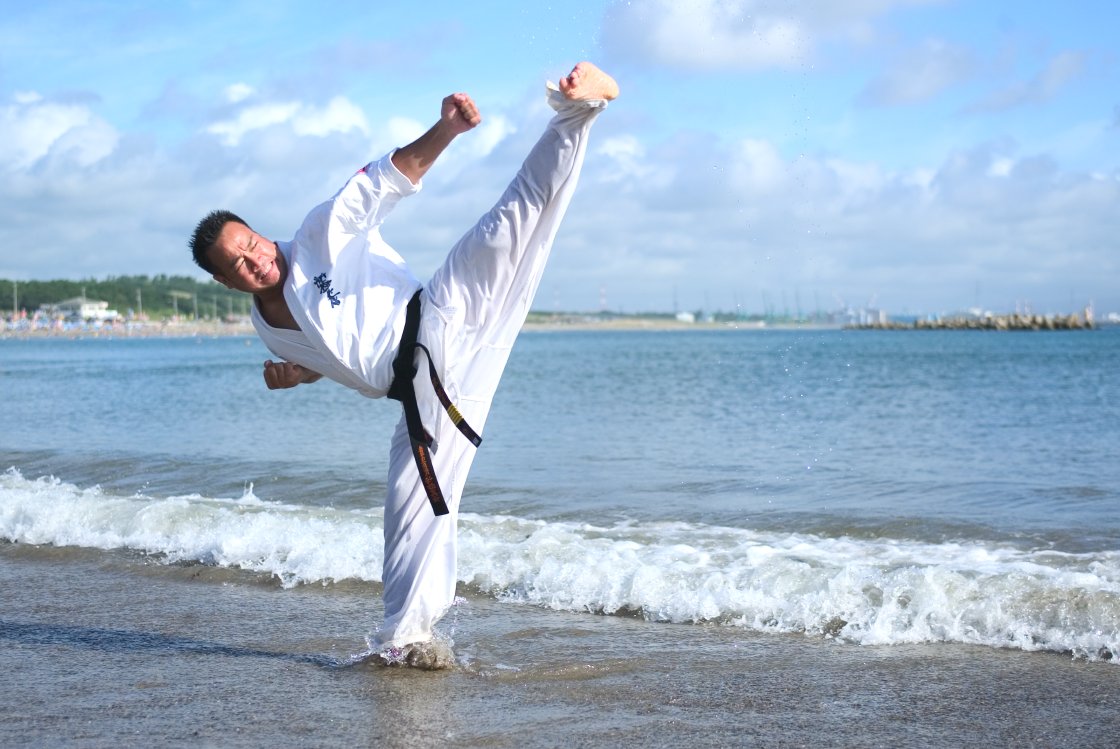 กำเนิดชินเคียวคุชิน: จากวิกฤตการสืบทอดสู่มรดกโลกแห่งศิลปะการต่อสู้แบบปะทะเต็มรูปแบบ